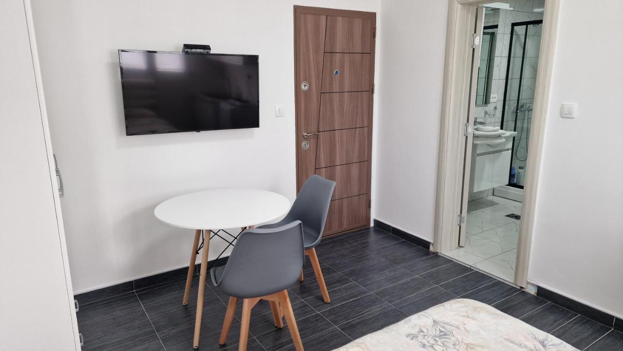 포드고리차 Apartman Tolosi 2 아파트 외부 사진