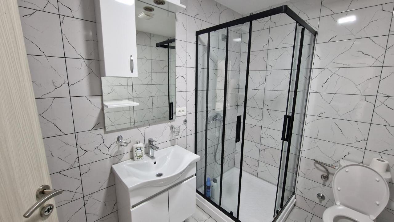 포드고리차 Apartman Tolosi 2 아파트 외부 사진