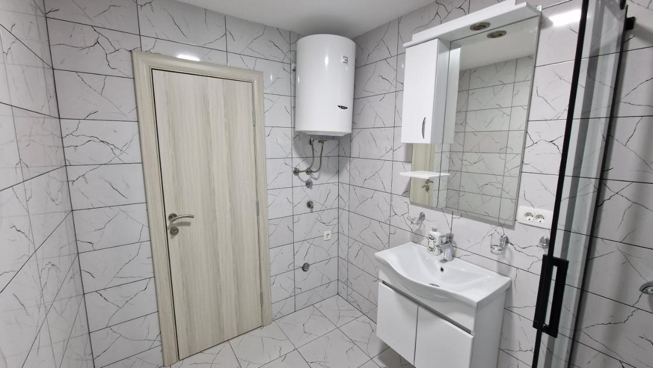 포드고리차 Apartman Tolosi 2 아파트 외부 사진